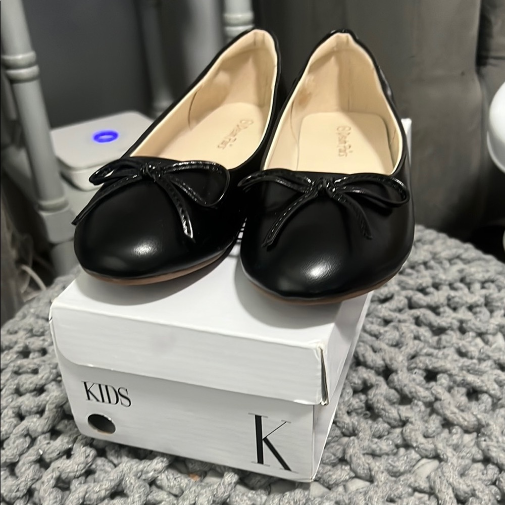 Dream Pairs Black Dress Shoes with Elegant Bow